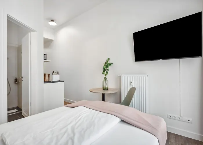 מלון דירות Limehome Am Bruehl 3*